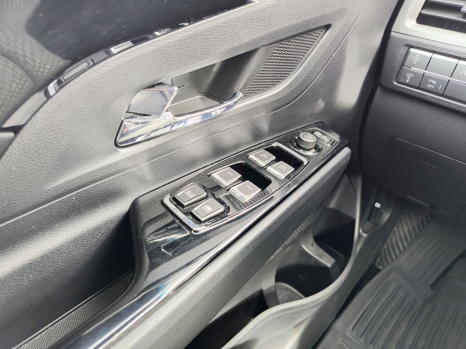 NOWA LOKALIZACJA SsangYong KGM Korando 1.5 T Cyfrowe Zegary Automat Serwis ASO  Vat23% 24