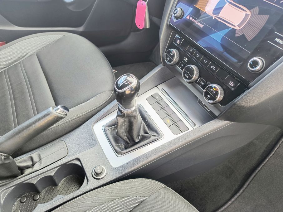 NOWA LOKALIZACJA Skoda Octavia 1.6 TDI 115KM Bogata Opcja Serwis Gwarancja 18