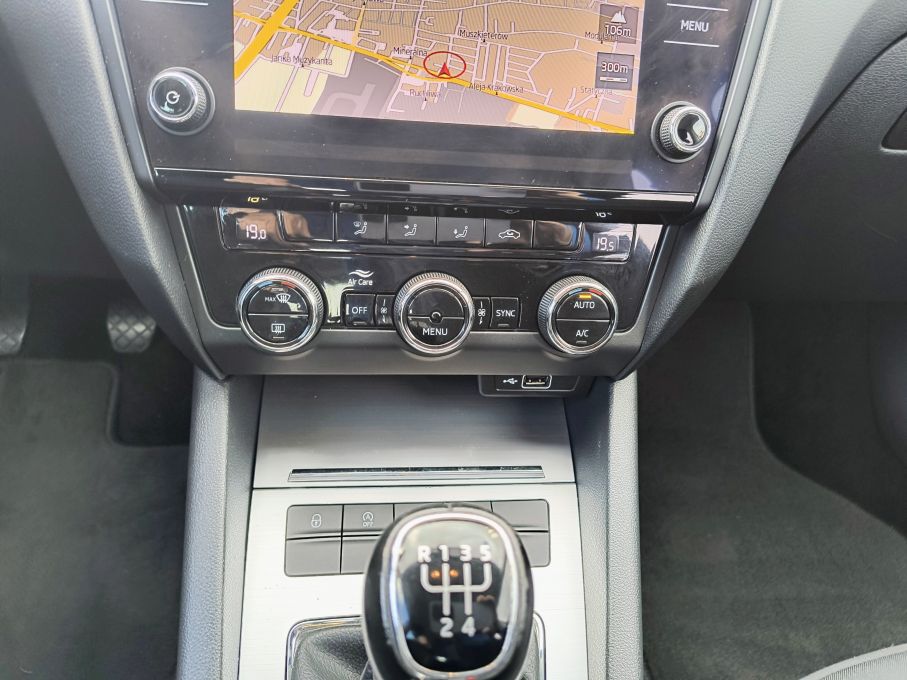 NOWA LOKALIZACJA Skoda Octavia 1.6 TDI 115KM Bogata Opcja Serwis Gwarancja 24