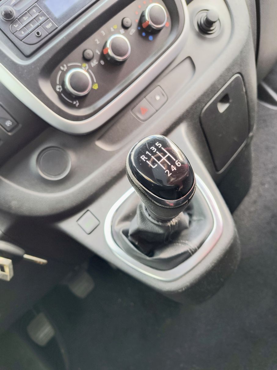 NOWA LOKALIZACJA Renault Trafic 2.0 dci L1H1 Led Vision Niski Przebieg Serwis VAT23% 20