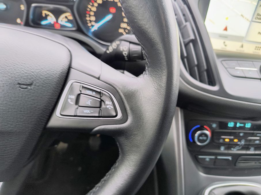 NOWA LOKALIZACJA Ford Kuga 2.0 TDCI 150 4 x 4 Titanium Serwis 24