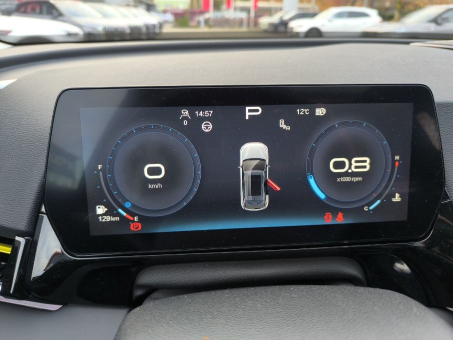 Baic Beijing 5 Luxury+Comfort 1,5 177KM, automat, kamery 360, AppleCarplay 19