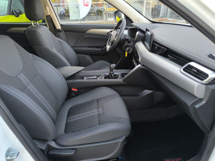 BAIC Beijing 3 Luxury 1.5 136KM MT6 2WD 10