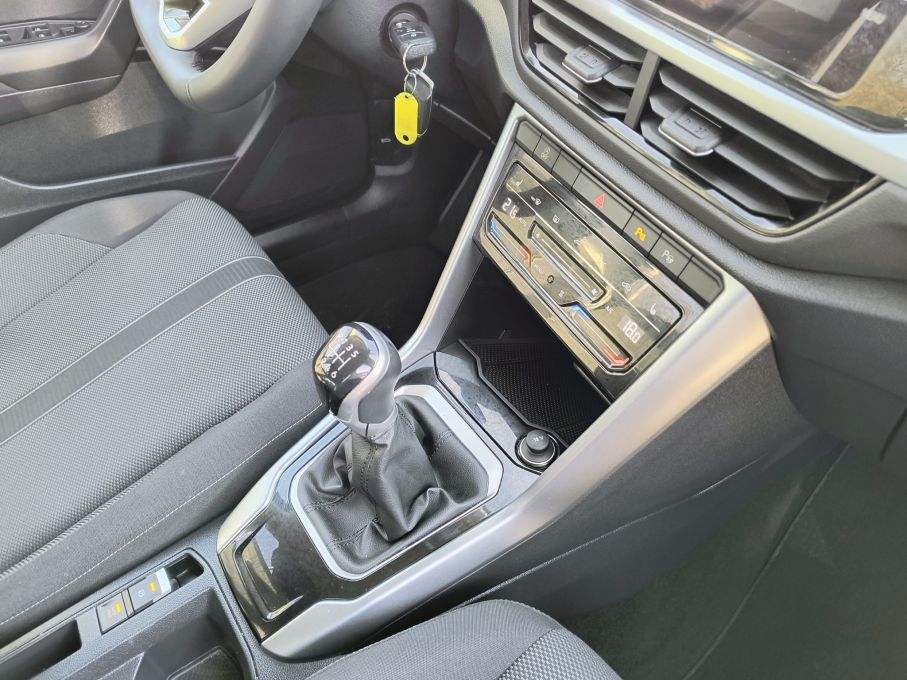 VW T-Roc 1,5 TSI 150KM Ledy,  Virtual Cockpit, WEBASTO,  Salon PL 15