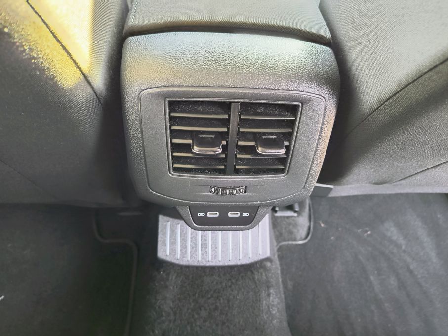 VW T-Roc 1,5 TSI 150KM Ledy,  Virtual Cockpit, WEBASTO,  Salon PL 17