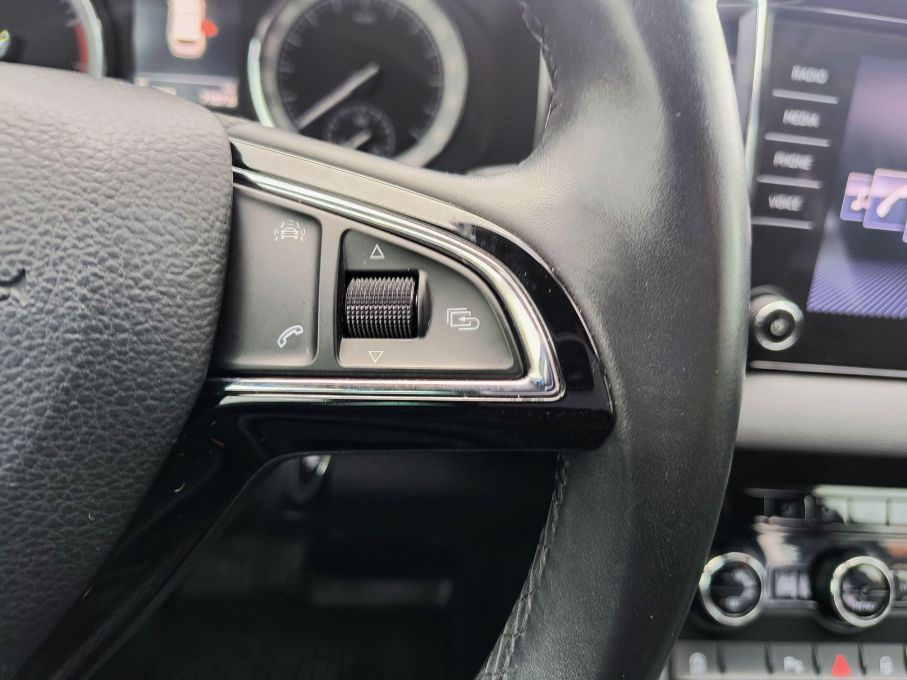 NOWA LOKALIZACJA Skoda KAROQ 1,0 TSI 115 KM Salon PL 25