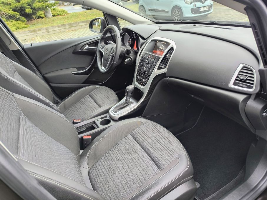NOWA LOKALIZACJA Opel Astra IV 1.4 Turbo 140KM Automat kolorEkran Climatronic Serwis 10