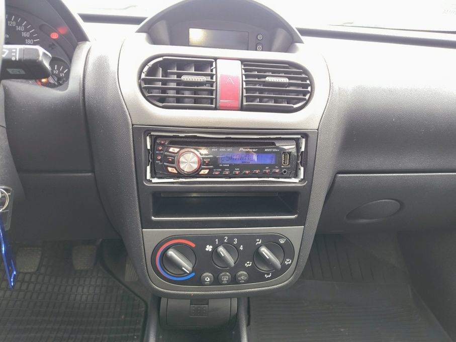 NOWA LOKALIZACJA Opel Corsa C 5dr Klima Niski Przebieg 14