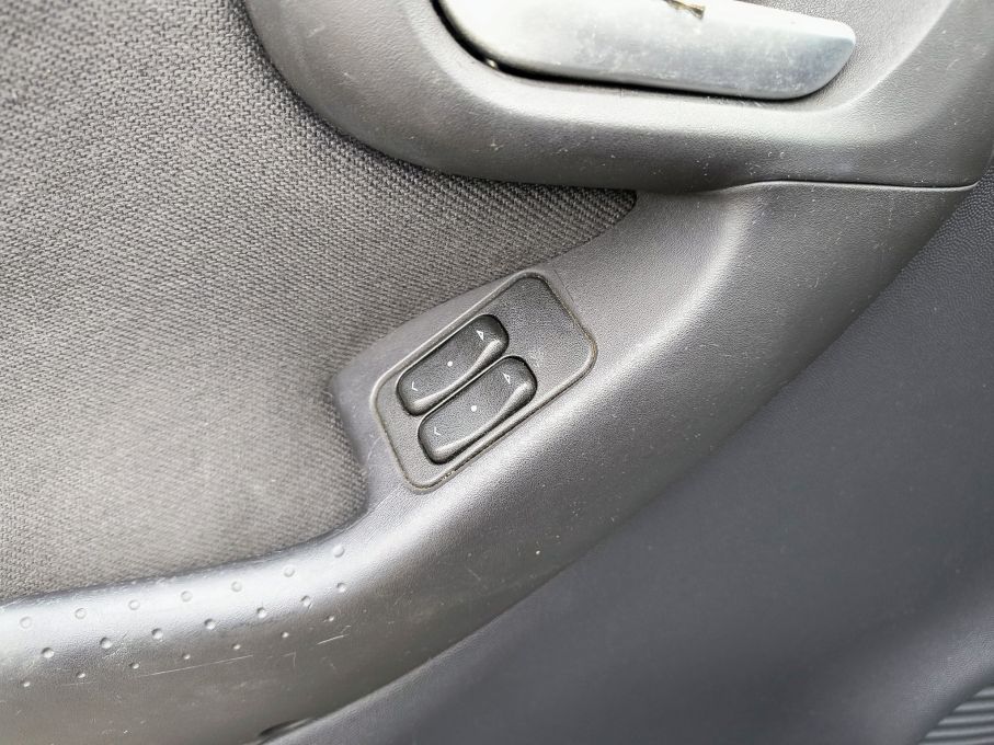 NOWA LOKALIZACJA Opel Corsa C 5dr Klima Niski Przebieg 18