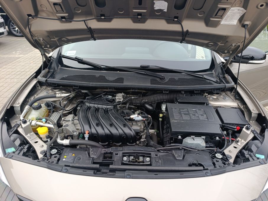 Renault Fluence LIMITED 1.6 16v Salon Polska 19