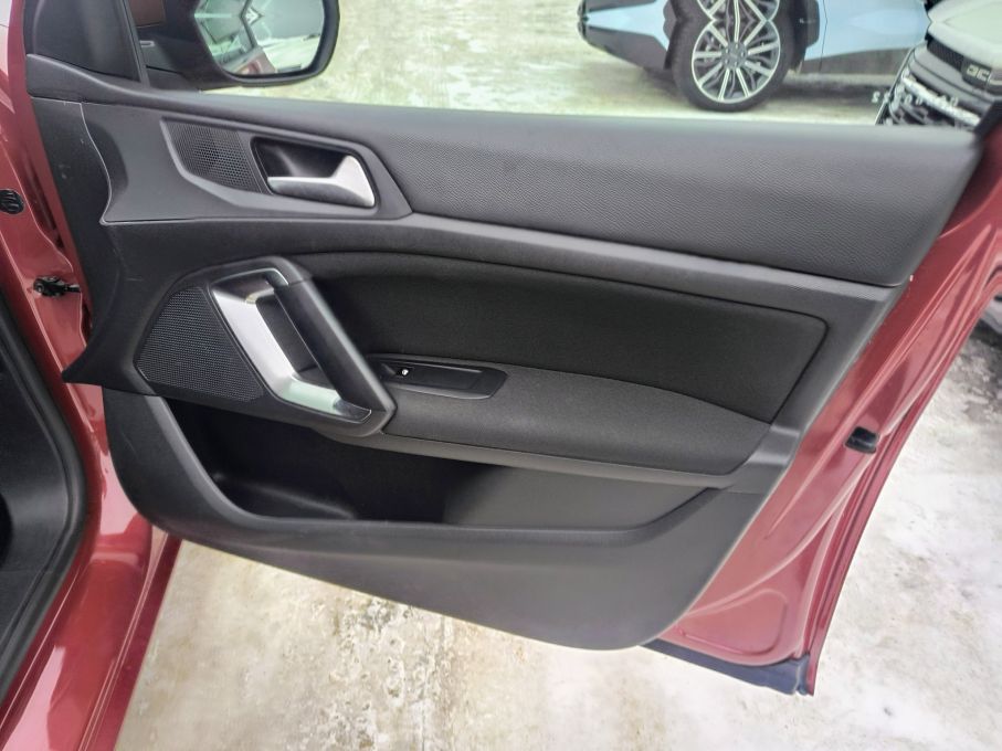 NOWA LOKALIZACJA Peugeot 308 1.2 Allure Automat Navi Kamera Gwarancja 25