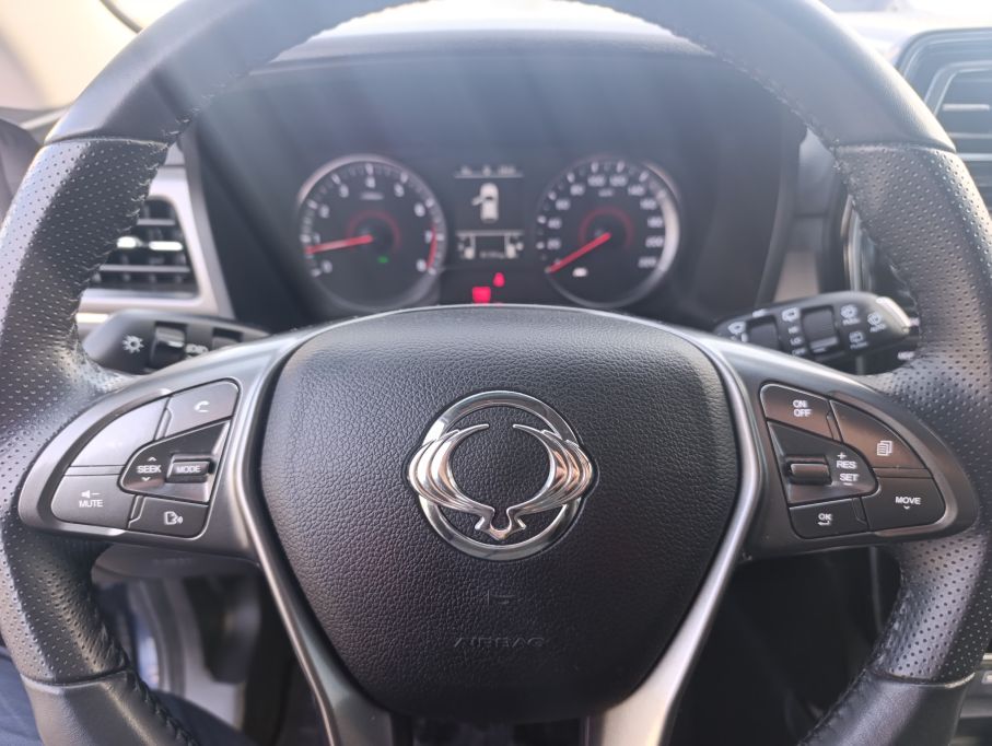 SsanYong Tivoli QUARTZ 1,5 16V TDGI  163KM rej 03.2023 17