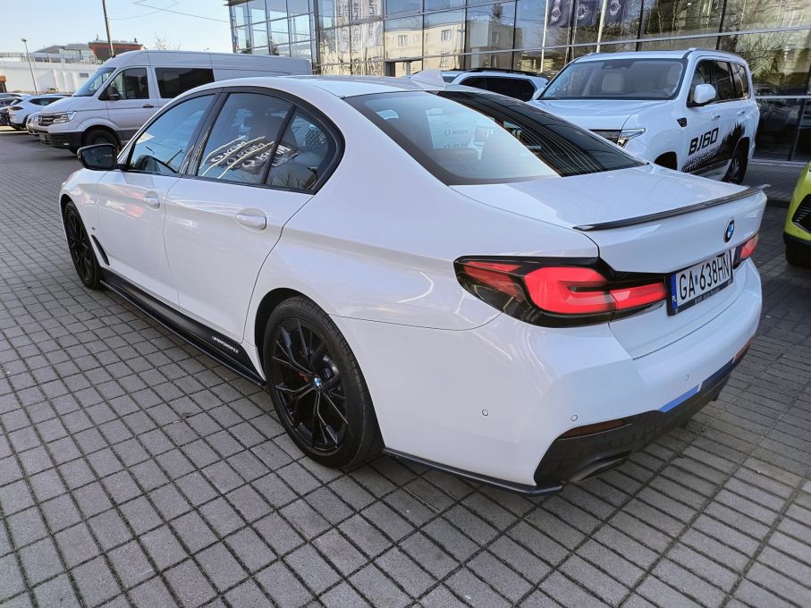 NOWA LOKALIZACJA Bmw 520d X-drive M Pakiet Niski Przebieg Automat Kamera Gwarancja Vat23% 3