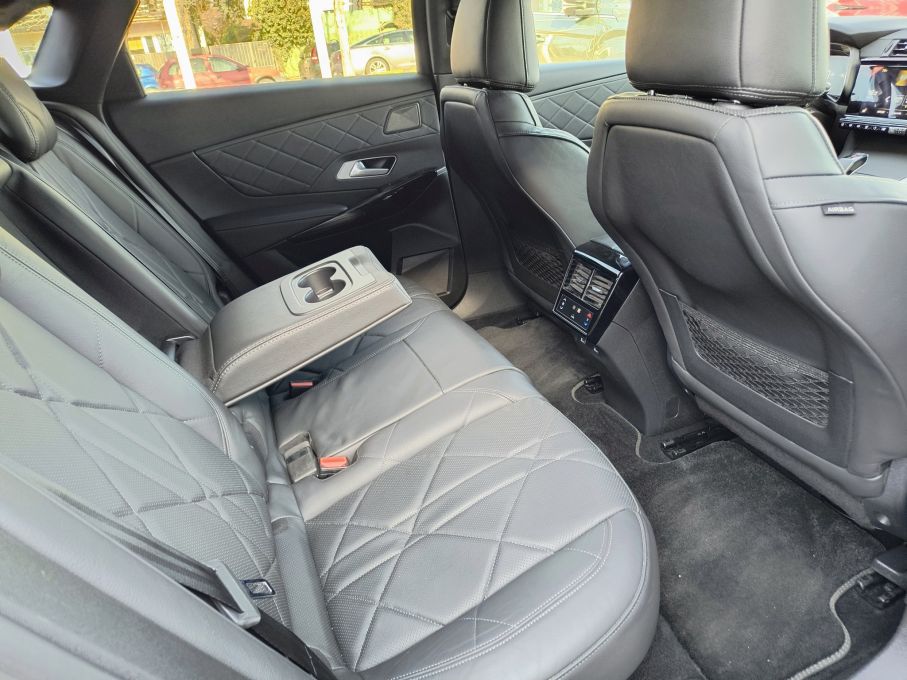 NOWA LOKALIZACJA DS7 CROSSBACK 1,6 T 225 KM Grand Chic Rivoli 2 x koła 21