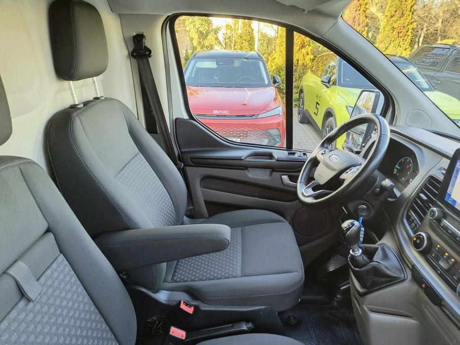 NOWA LOKALIZACJA Ford Custom L2H1 2,0 cdti 130KM Navi Kamera Gwarancja vat23% 14
