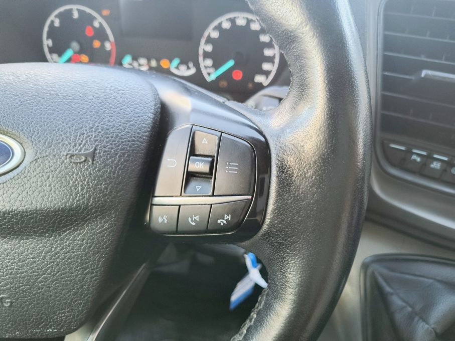 NOWA LOKALIZACJA Ford Custom L2H1 2,0 cdti 130KM Navi Kamera Gwarancja vat23% 19