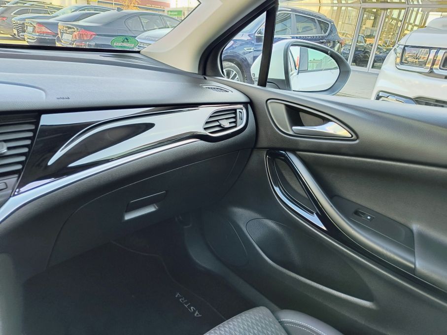NOWA LOKALIZACJA Opel Astra K 1.6 Turbo AUTOMAT intellilux Navi Kamera 19