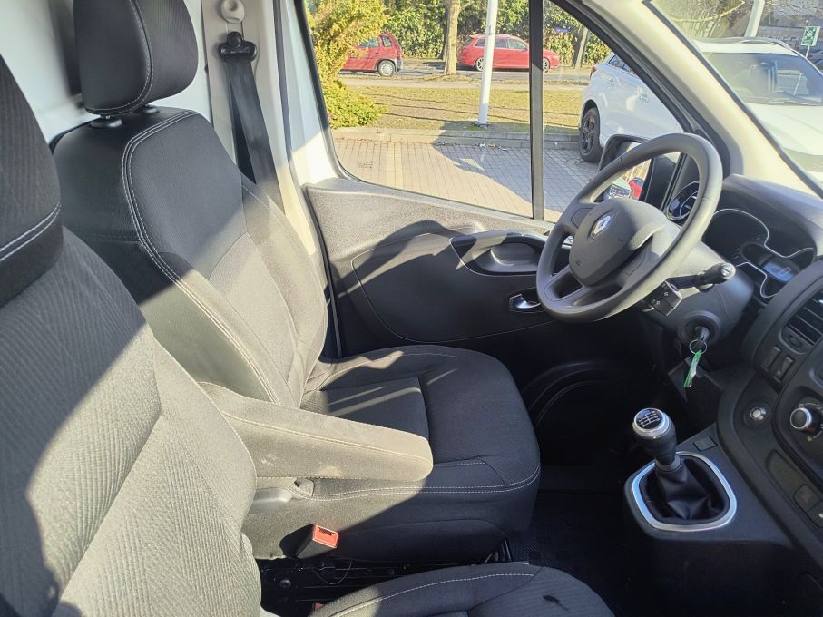 NOWA LOKALIZACJA Renault Trafic 2.0 dci L1H1 Led Vision Niski Przebieg Serwis VAT23% 12