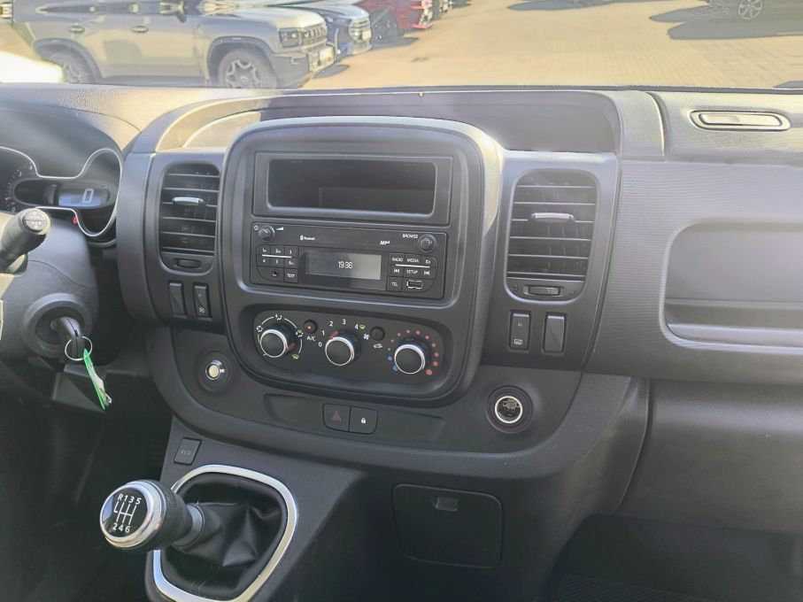 NOWA LOKALIZACJA Renault Trafic 2.0 dci L1H1 Led Vision Niski Przebieg Serwis VAT23% 13