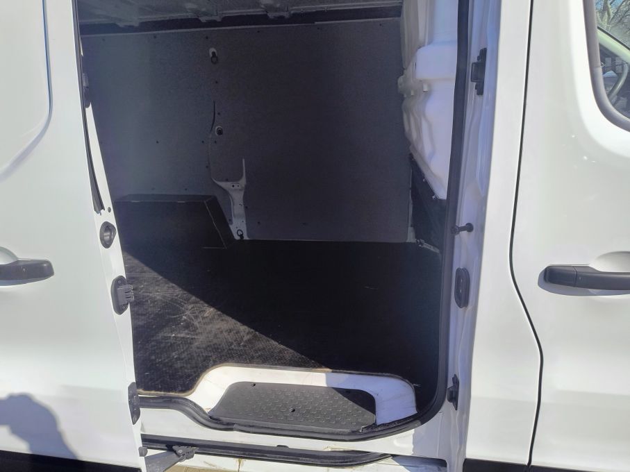 NOWA LOKALIZACJA Renault Trafic 2.0 dci L1H1 Led Vision Niski Przebieg Serwis VAT23% 24