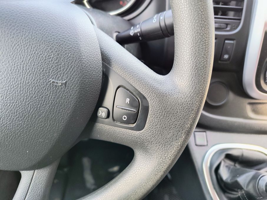 NOWA LOKALIZACJA Renault Trafic 2.0 dci LED Vision L2H1 120KM Navi Serwis Vat23% 23