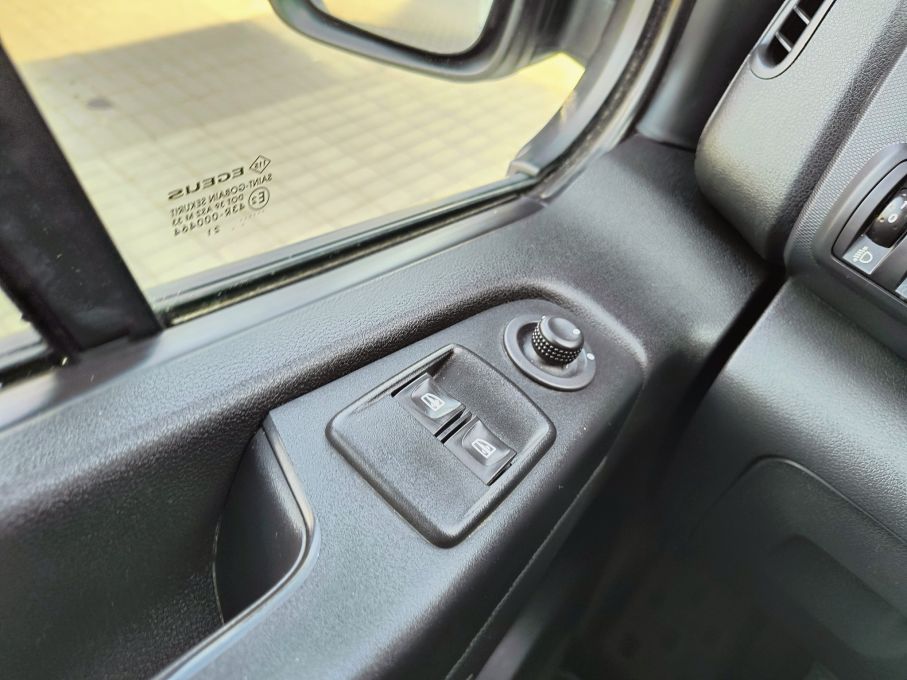 NOWA LOKALIZACJA Renault Trafic 2.0 dci LED Vision L2H1 120KM Navi Serwis Vat23% 25