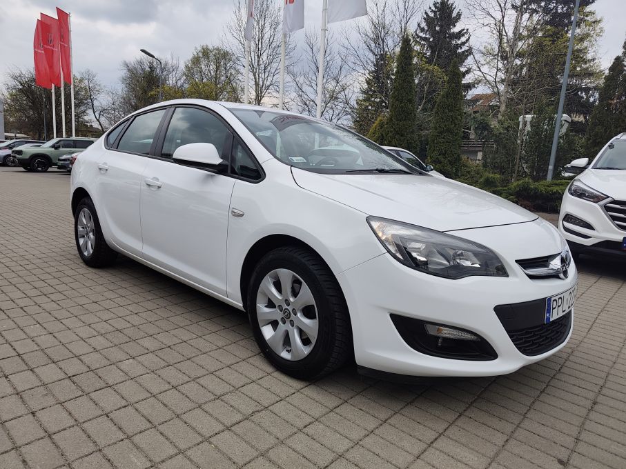 NOWA LOKALIZACJA Opel Astra IV 1.6 115KM Salon PL Niski Przebieg rej. 2019 8