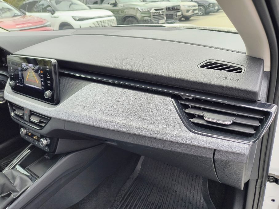 NOWA LOKALIZACJA Skoda Kamiq 1.5 TSI Selection 5.000km Jak Nowa Gwarancja 17