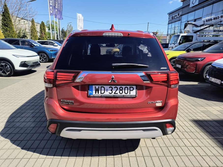 NOWA LOKALIZACJA Mitsubishi Outlander 2.0 benzyna Automat 7 osobowy Salon 2