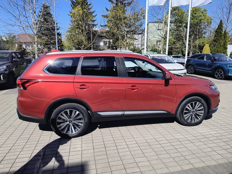 NOWA LOKALIZACJA Mitsubishi Outlander 2.0 benzyna Automat 7 osobowy Salon 4