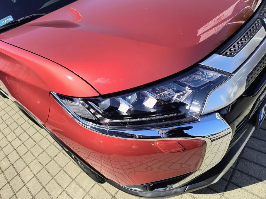 NOWA LOKALIZACJA Mitsubishi Outlander 2.0 benzyna Automat 7 osobowy Salon 7