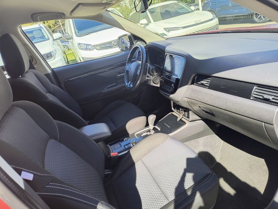 NOWA LOKALIZACJA Mitsubishi Outlander 2.0 benzyna Automat 7 osobowy Salon 10