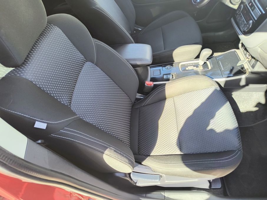 NOWA LOKALIZACJA Mitsubishi Outlander 2.0 benzyna Automat 7 osobowy Salon 12