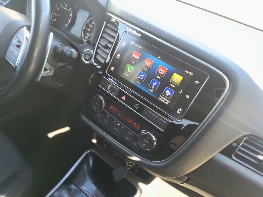 NOWA LOKALIZACJA Mitsubishi Outlander 2.0 benzyna Automat 7 osobowy Salon 13