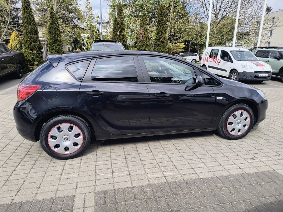NOWA LOKALIZACJA Opel Astra 1.4 100KM Doinwestowana Serwis Gwarancja 5
