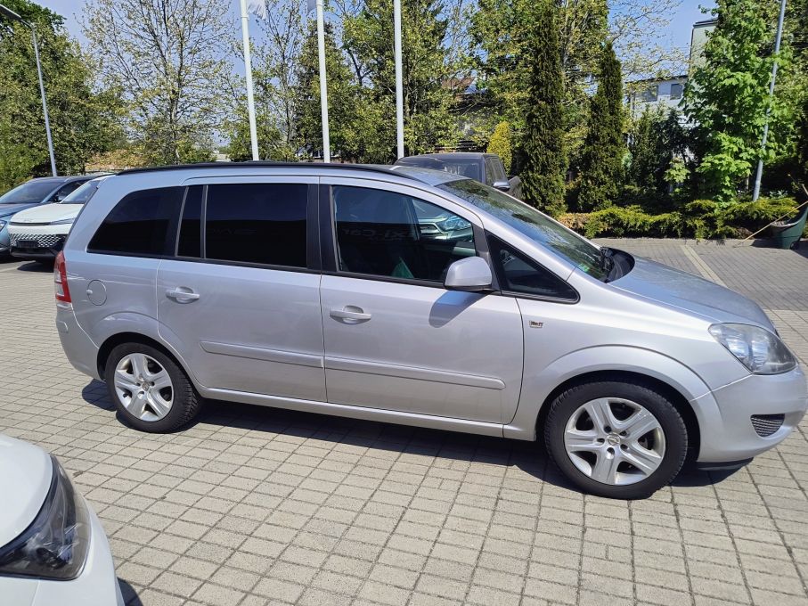 Opel Zafira B 1.6 115 KM  7 osobowy 7