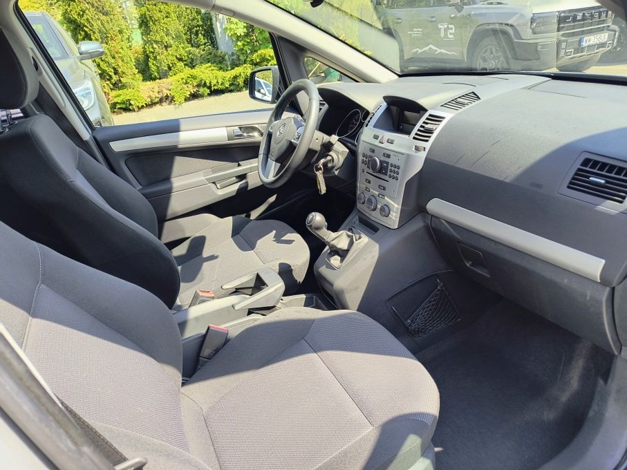 Opel Zafira B 1.6 115 KM  7 osobowy 12