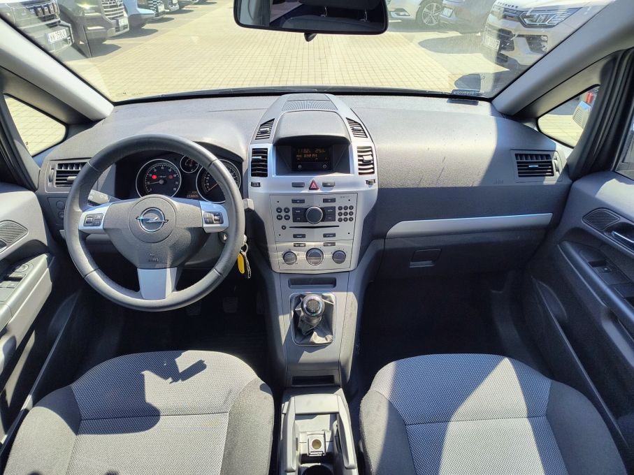 Opel Zafira B 1.6 115 KM  7 osobowy 19