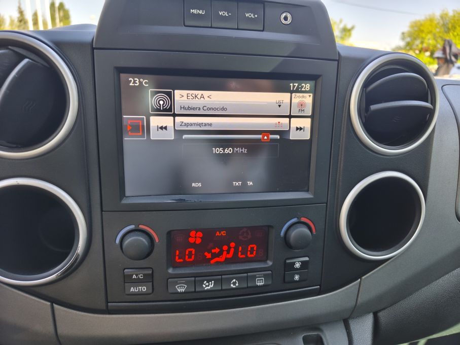NOWA LOKALIZACJA Citroen Berlingo Multispace Climatronic Kamera Salon PL 13