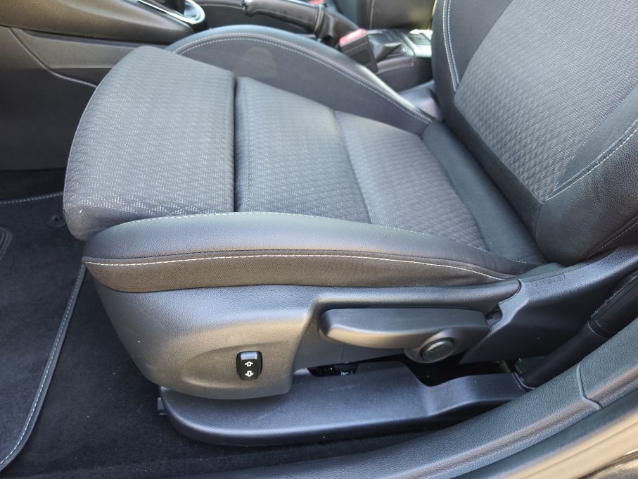 NOWA LOKALIZACJA Opel Astra V 1.4 125KM Bogata opcja Navi Kamera Serwis 18