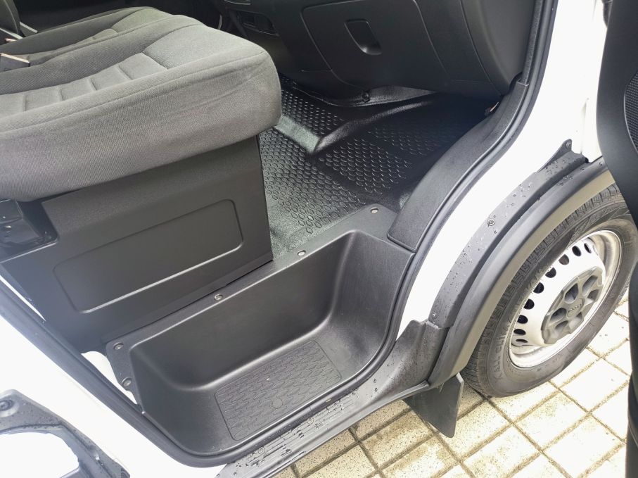 NOWA LOKALIZACJA Iveco 35S16 L4H2 Maxi niski przebieg Vat23% 15