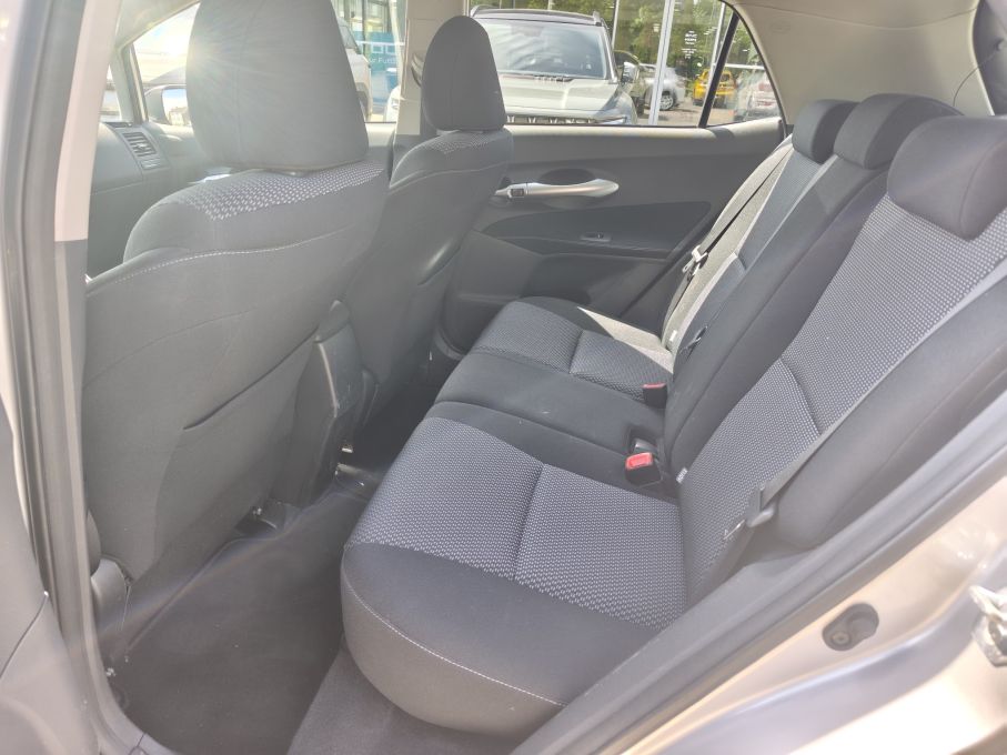 NOWA LOKALIZACJA Toyota Auris 1.6 benzyna 132KM Niski Przebieg  9