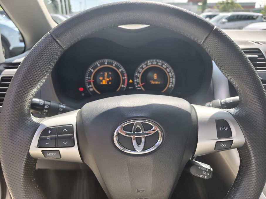 NOWA LOKALIZACJA Toyota Auris 1.6 benzyna 132KM Niski Przebieg  14