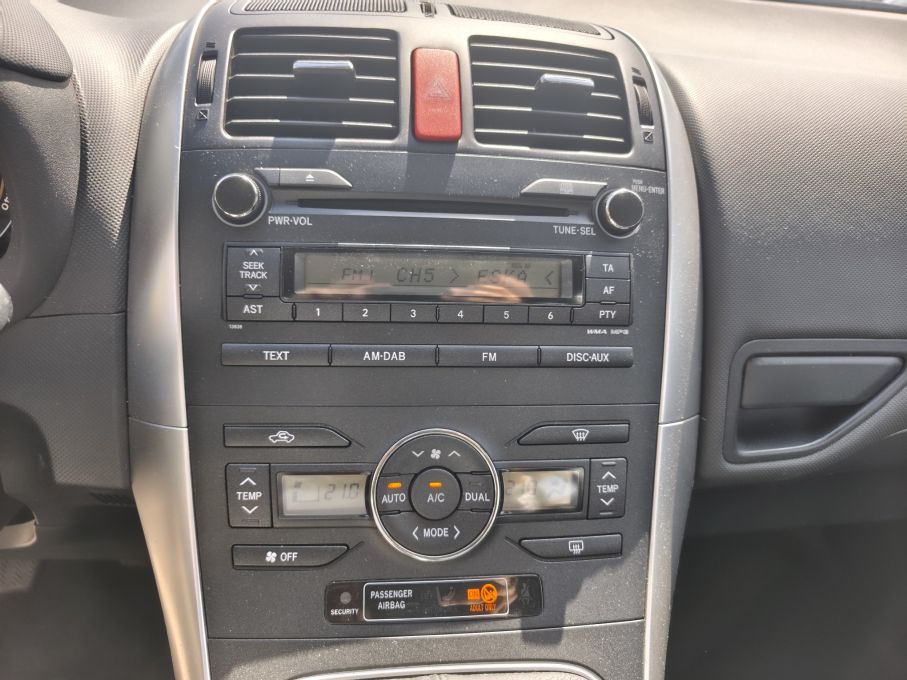 NOWA LOKALIZACJA Toyota Auris 1.6 benzyna 132KM Niski Przebieg  16