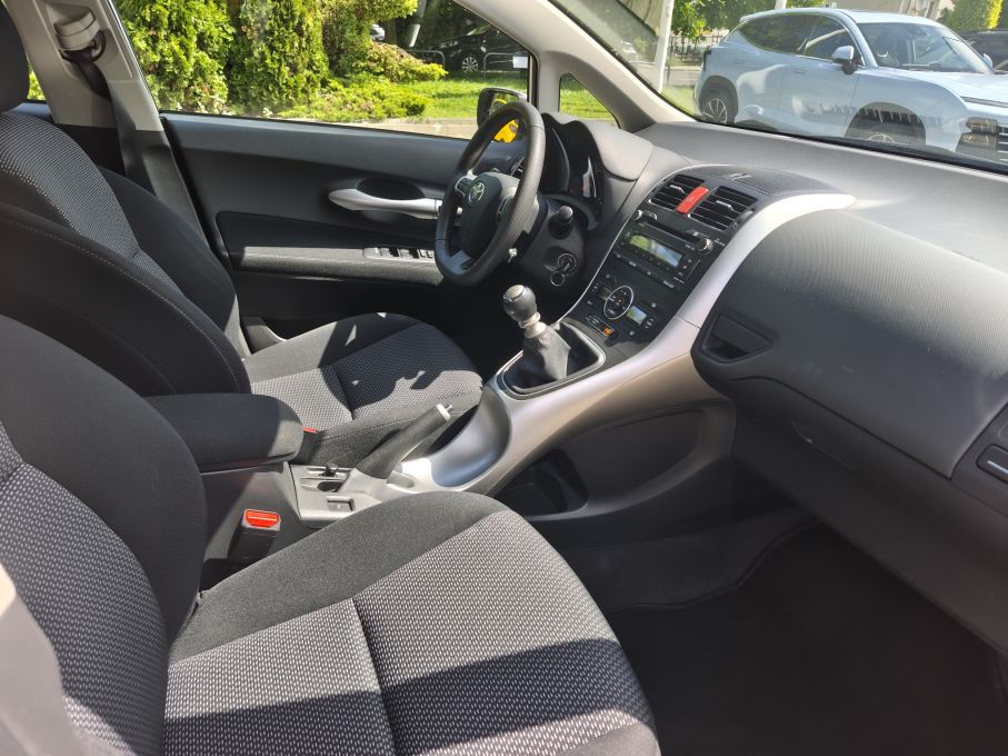 NOWA LOKALIZACJA Toyota Auris 1.6 benzyna 132KM Niski Przebieg  17