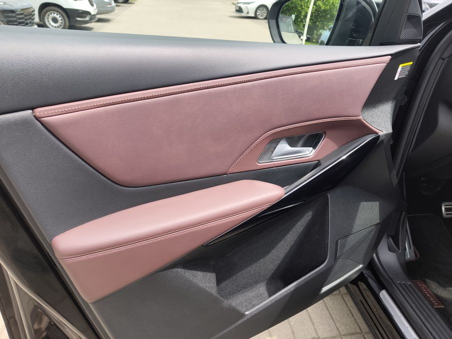 NOWA LOKALIZACJA DS7 CROSSBACK 1,6 T 225 KM LA PREMIERE 10