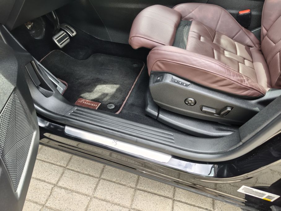 NOWA LOKALIZACJA DS7 CROSSBACK 1,6 T 225 KM LA PREMIERE 13