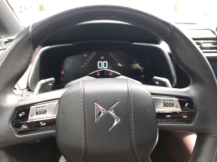 NOWA LOKALIZACJA DS7 CROSSBACK 1,6 T 225 KM LA PREMIERE 17