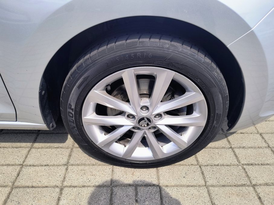 NOWA LOKALIZACJA Skoda Rapid 1.0 TSI DSG-automat Style Navi Kamera Xenon Salon PL 12
