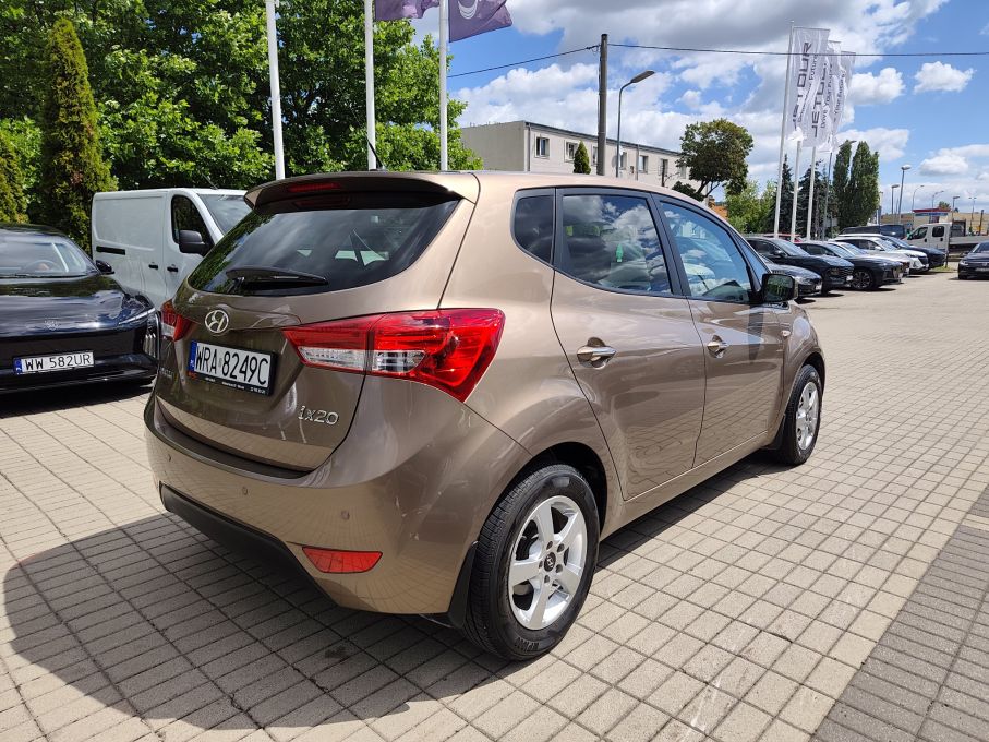 Hyundai IX20 1,6 benzyna 125KM, Salon PL, niski przebieg 6